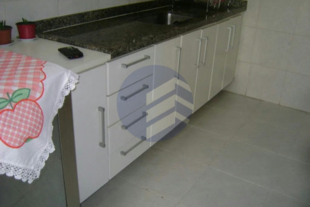 Casa à venda com 3 quartos, sendo 1 suíte, no condomínio Res Green Ville, São Paulo - SP
