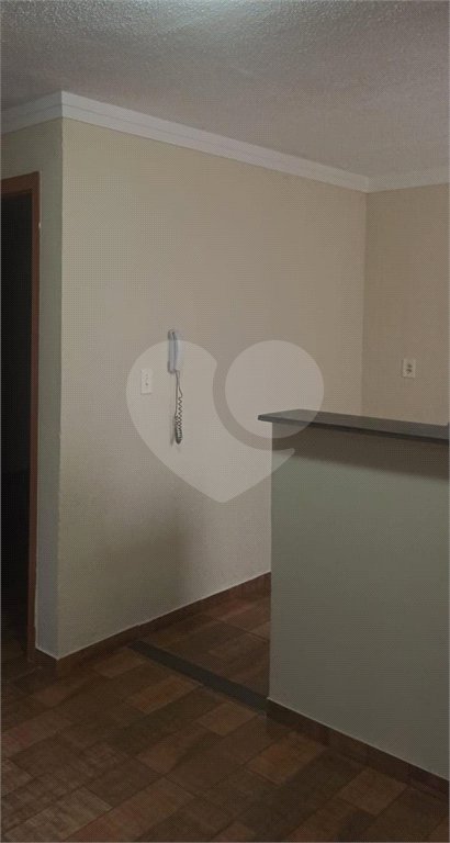 Apartamento no térreo, localizado no Condomínio Residencial Monte Everest
