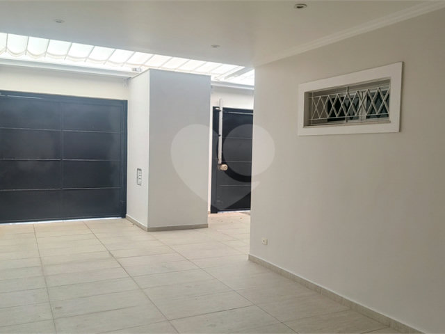 Sobrado à venda com 4 suítes em Moema, São Paulo, SP