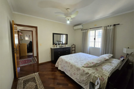 Sobrado à venda com 4 quartos, sendo 1 suíte,  em Vila Jaguara, São Paulo, SP