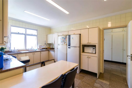 Apartamento à venda com 4 quartos, sendo 2 suítes, em Real Parque, São Paulo, SP