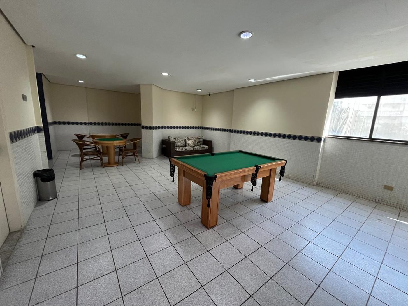 Oportunidade em Pitangueiras! Apartamento de 2 Dormitórios a Poucos Passos da Praia