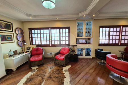 Casa à venda com 3 quartos, sendo 1 suíte, em Parque São Domingos, São Paulo, SP