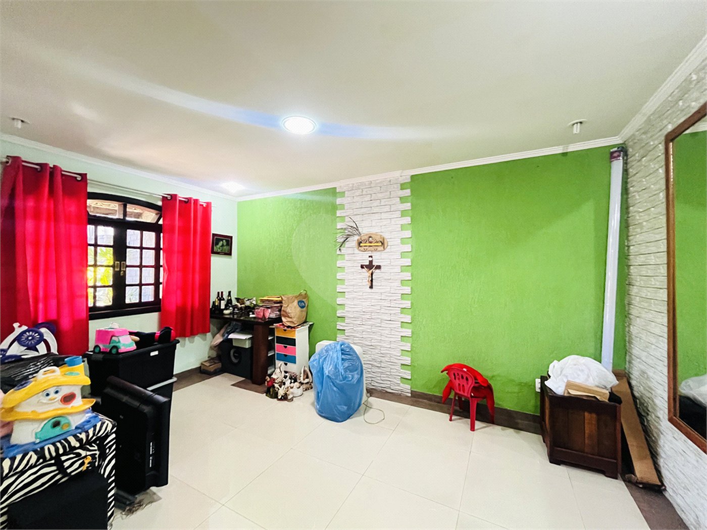 Casa à venda com 4 quartos, sendo 1 suíte, em Campo Grande, Rio de Janeiro, RJ