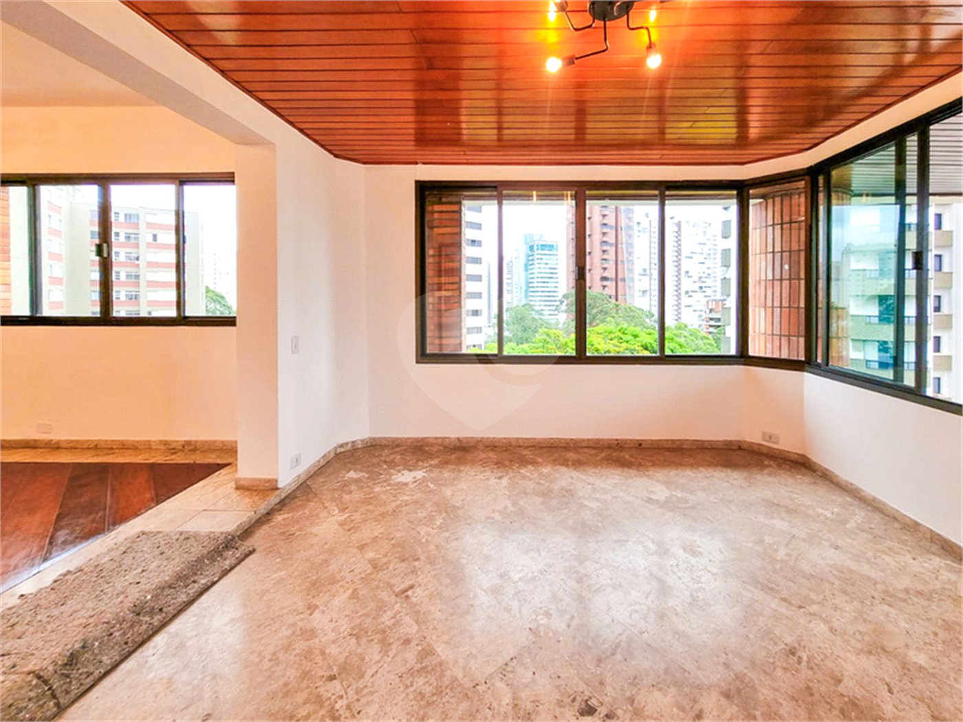 Apartamento à venda com 4 suítes em Vila Suzana, São Paulo, SP