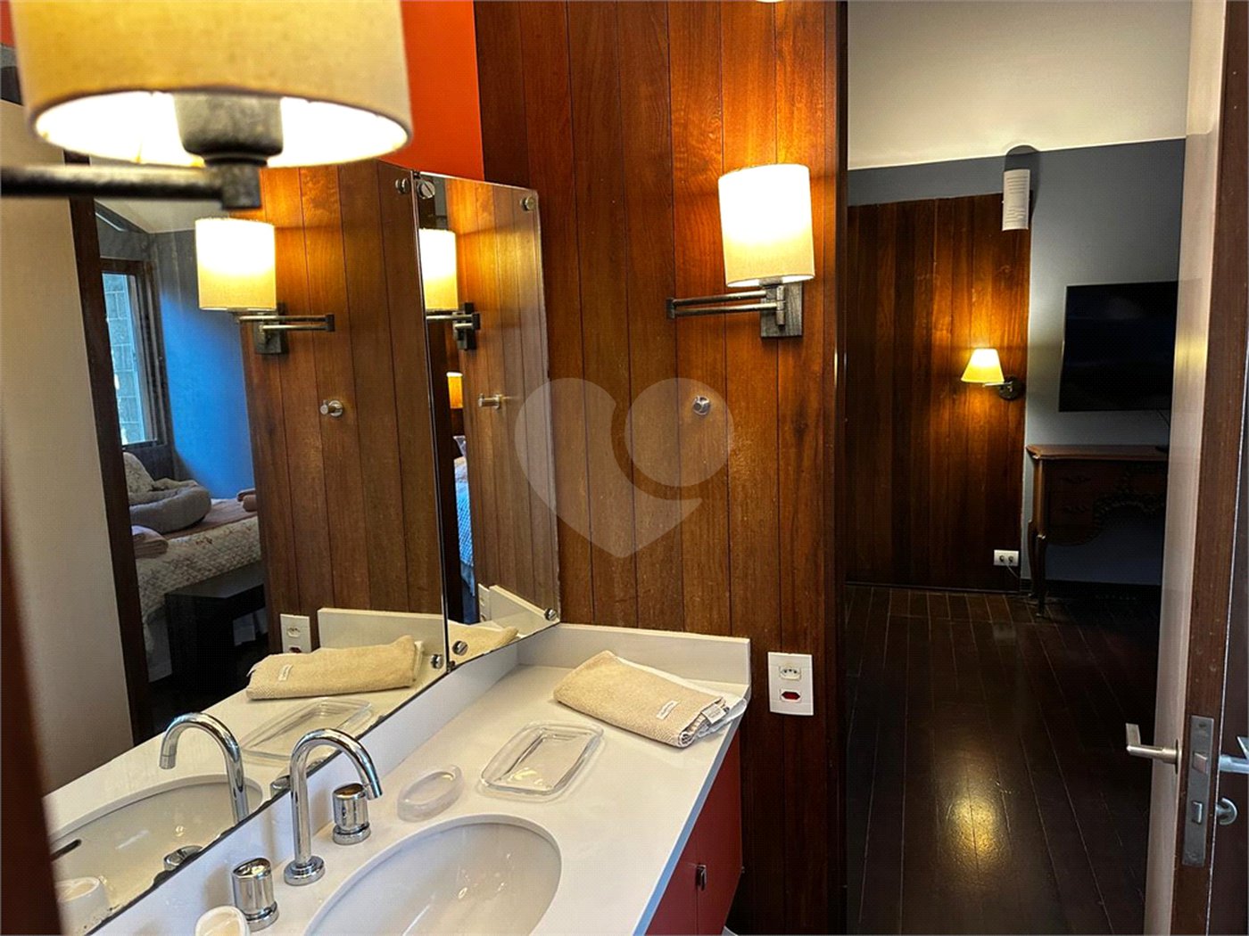 Casa à venda com 5 quartos, sendo 3 suítes, em Morumbi, São Paulo, SP