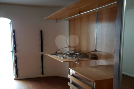 Sobrado à venda com 3 quartos, sendo 1 suíte, em Vila Maria Alta, São Paulo, SP