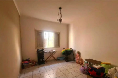 Casa à venda com 4 quartos, sendo 1 suíte, em Jardim Trussardi, São Paulo, SP