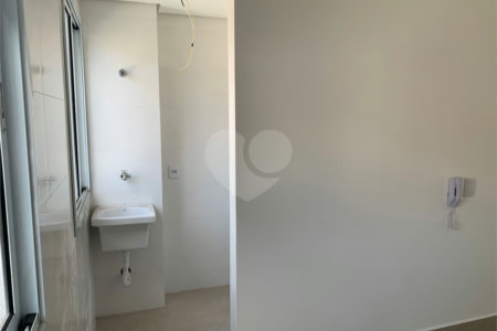 Casa à venda com 2 suítes no condomínio Residencial Napoles, São Paulo - SP