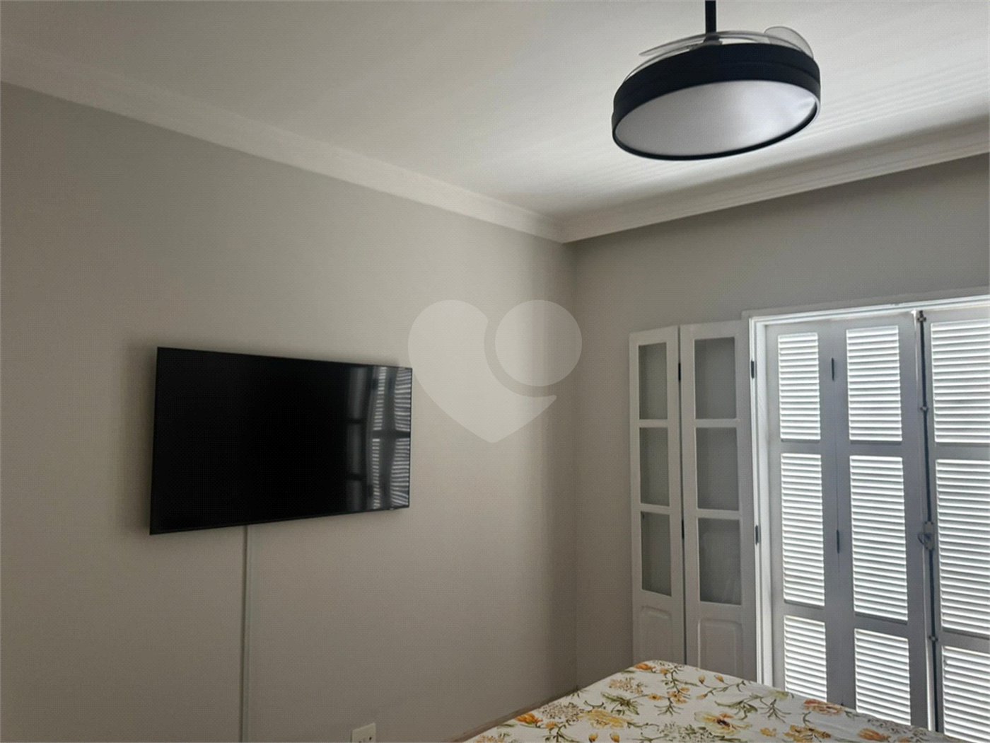 Casa à venda com 3 quartos, sendo 1 suíte, no condomínio Vilage Palmas, São Paulo - SP