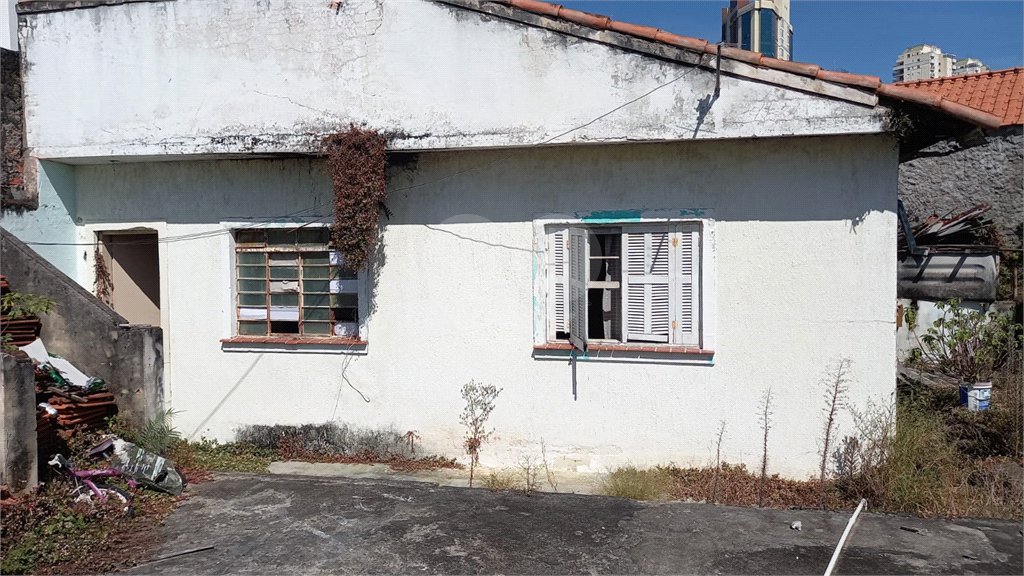 Terreno à venda com 8 quartos, sendo 2 suítes, em Santana, São Paulo, SP