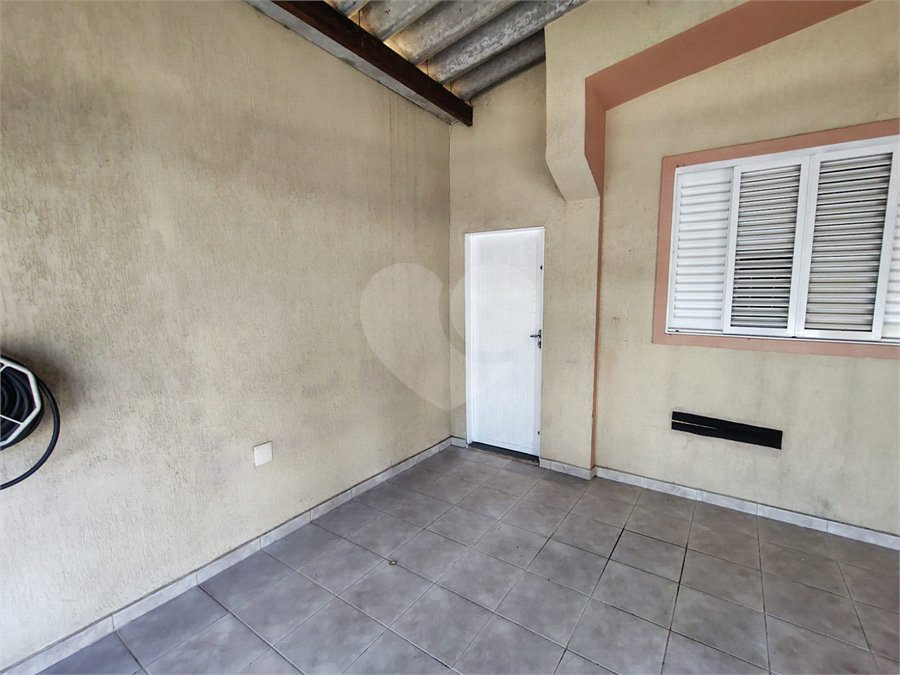 Casa ampla com 3 Quartos e 1 Suíte