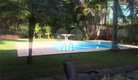 Casa à venda ou para alugar com 4 quartos, sendo 2 suítes,  em Jardim Guedala, São Paulo, SP
