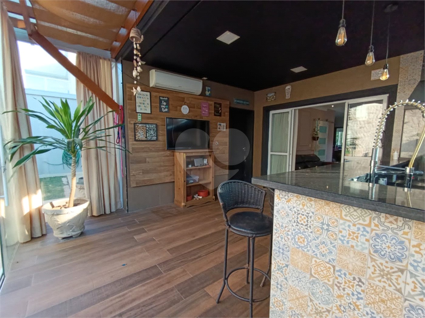 Casa à venda com 4 quartos, sendo 1 suíte, no condomínio Jardim Reserva Bom Viver de Indaiatuba, Indaiatuba - SP