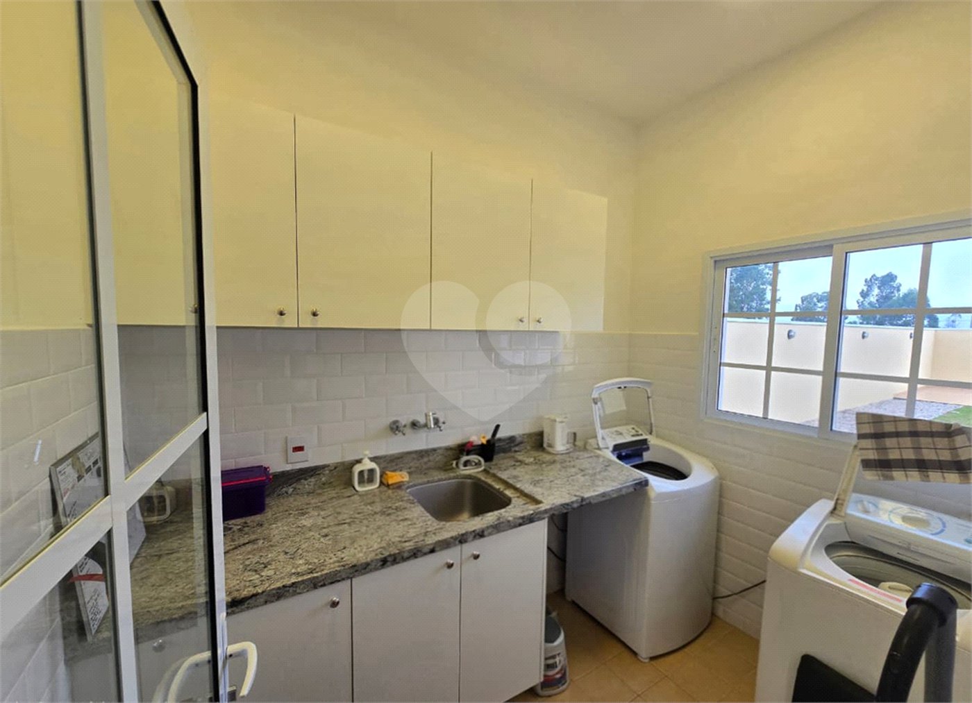 Casa à venda com 3 quartos, sendo 1 suíte,  no condomínio Golden Ville, Itapetininga - SP