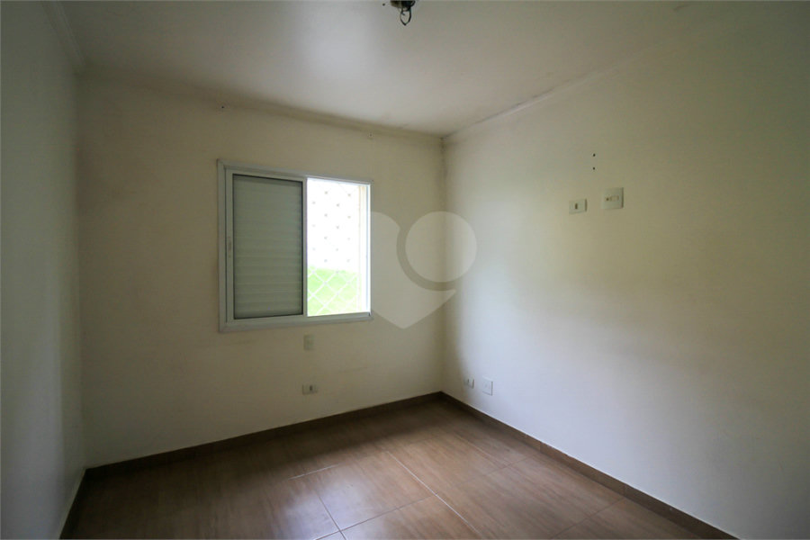 Casa à venda com 3 quartos, sendo 1 suíte, no condomínio Village St. Louis, São Paulo - SP