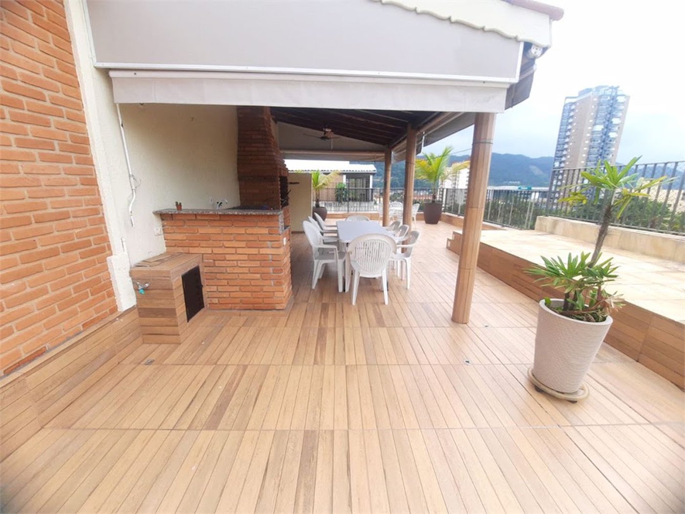 Apartamento com 3 dormitórios à venda, 202 m² por R$ 750.000,00 - Jardim Belmar - Guarujá/SP