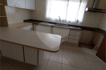 Sobrado à venda com 3 quartos, sendo 1 suíte, em Parque Jabaquara, São Paulo, SP