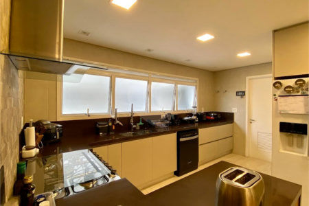 Apartamento à venda com 3 suítes em Vila Suzana, São Paulo, SP