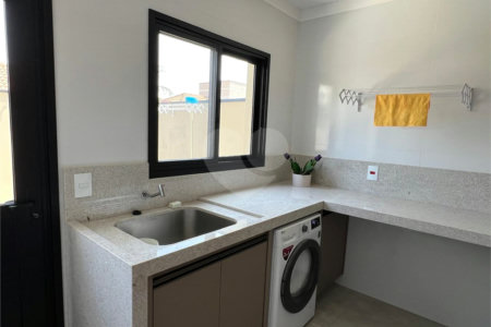 Casa à venda com 5 quartos, sendo 4 suítes, no condomínio Terras de Mont Serrat, Salto - SP