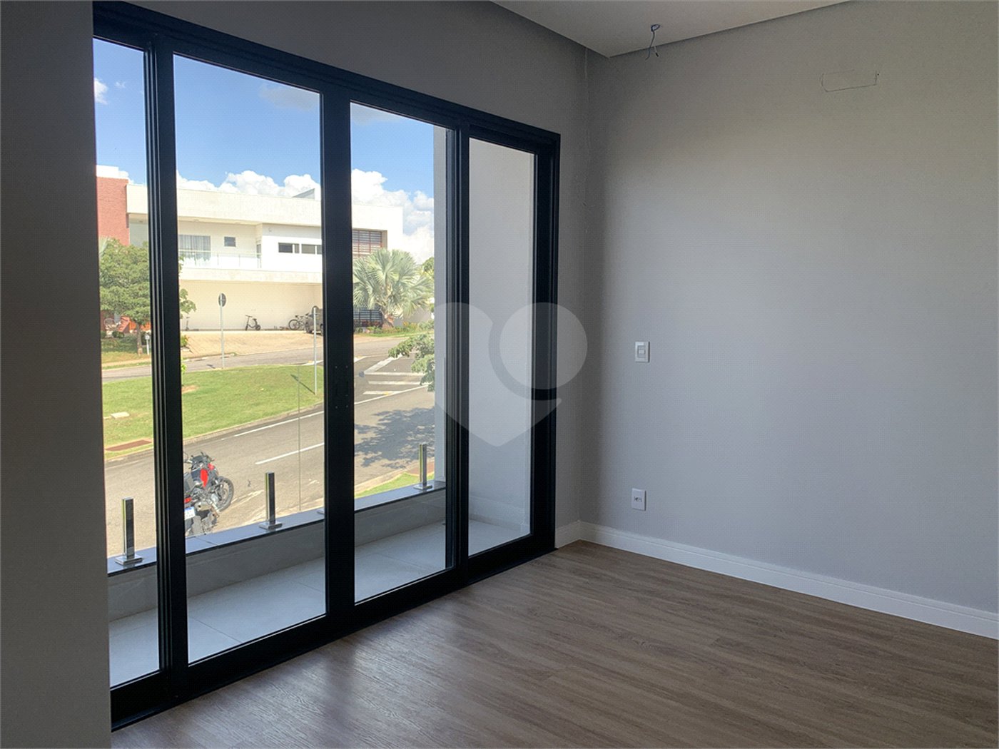 Casa à venda ou para alugar com 4 quartos, sendo 3 suítes, no condomínio Alphaville Nova Esplanada 1, Votorantim - SP