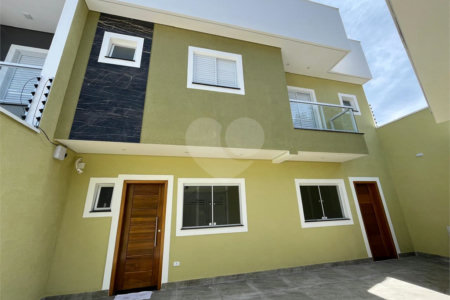 Casa à venda com 2 suítes em Parque Jaçatuba, Santo André, SP
