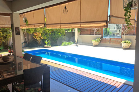 Casa à venda com 4 quartos, sendo 3 suítes,  no condomínio Res. Luzern, Campinas - SP