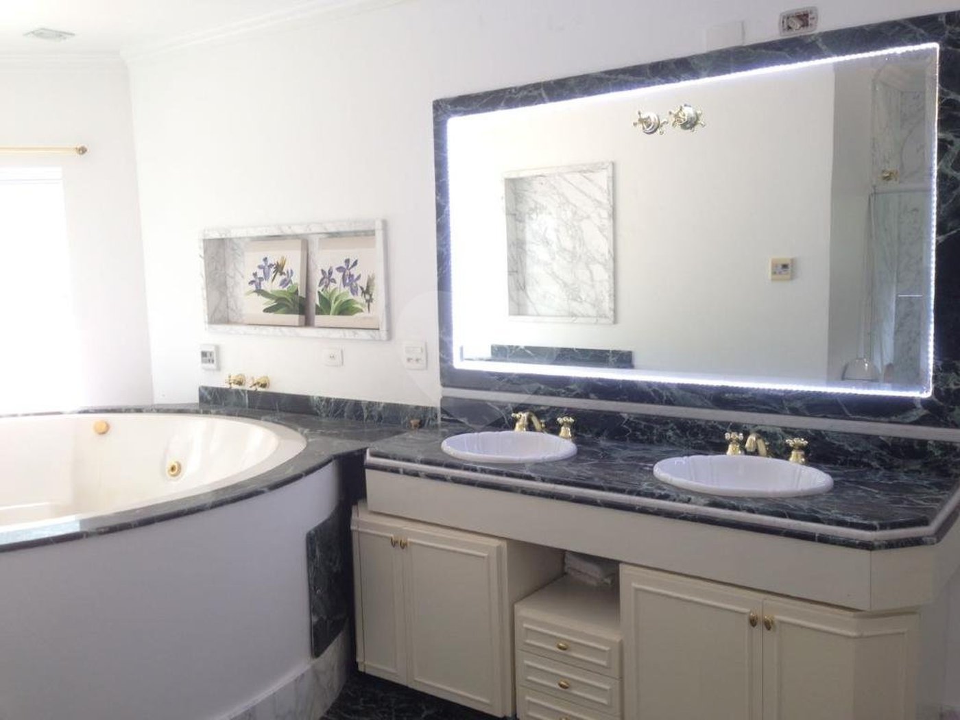 Casa à venda com 4 quartos, sendo 1 suíte, em Samambaia, Mairiporã, SP