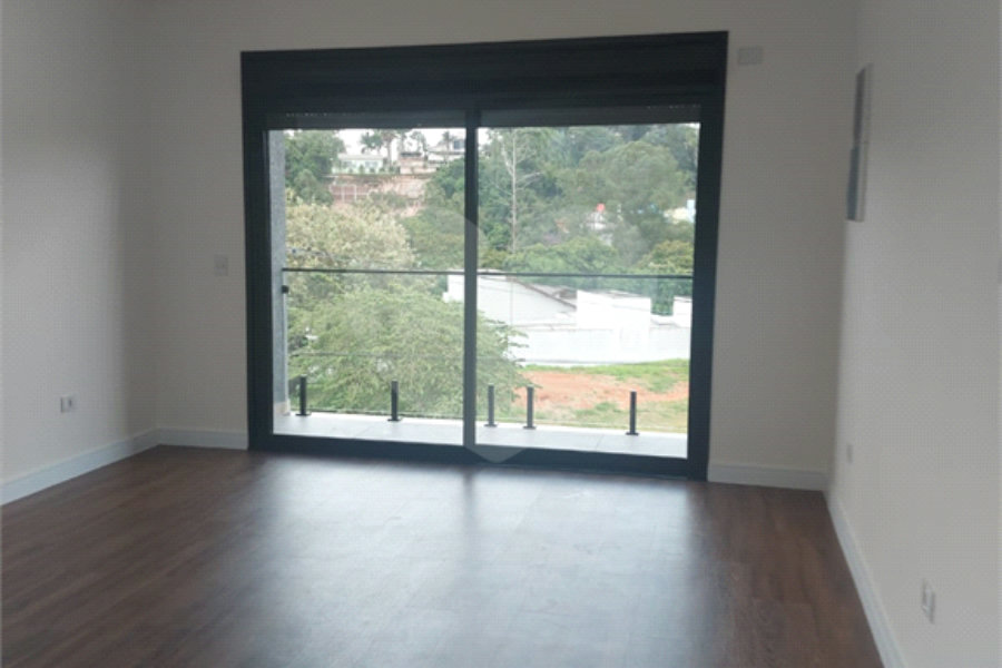 Casa à venda com 5 suítes no condomínio Residencial Santa Maria, Jandira - SP