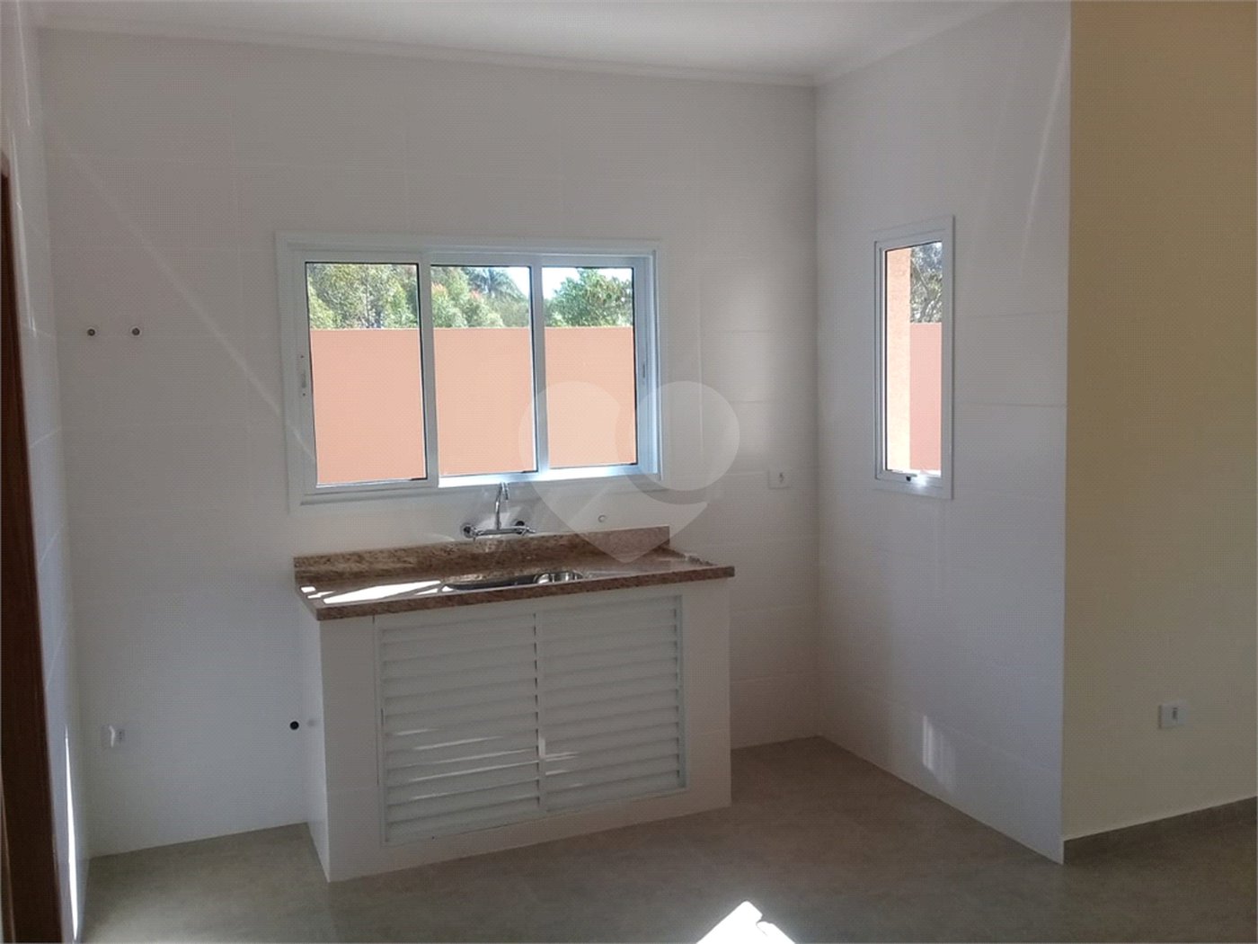 Casa à venda com 3 quartos, sendo 1 suíte,  em Loteamento Jardim Solares, Atibaia, SP