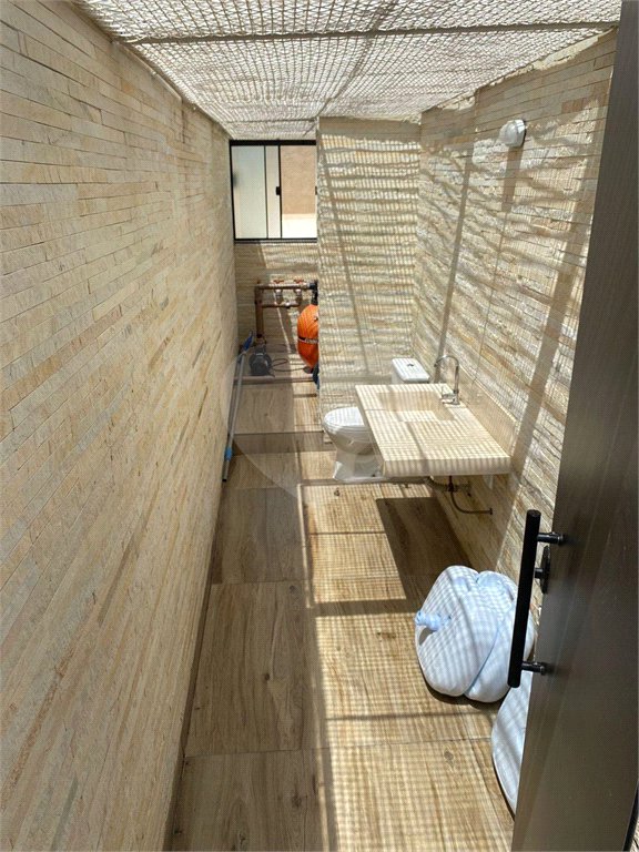 Casa à venda com 4 suítes em Vila Santista, Atibaia, SP