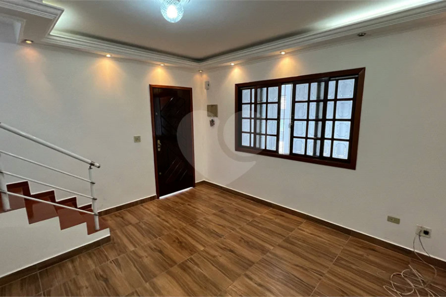 Sobrado à venda com 3 quartos em Vila Nova Cachoeirinha, São Paulo, SP