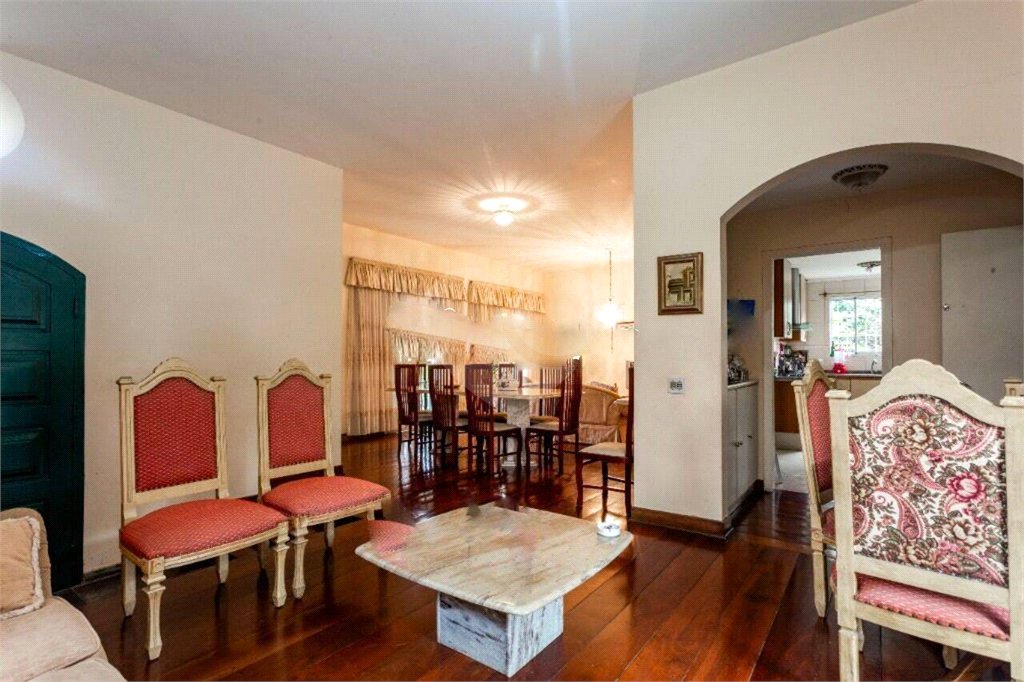 Sobrado à venda ou para alugar com 4 suítes em Butantã, São Paulo, SP