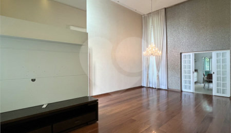 Casa à venda com 3 quartos, sendo 2 suítes, no condomínio Mirante do Horto, São Paulo - SP