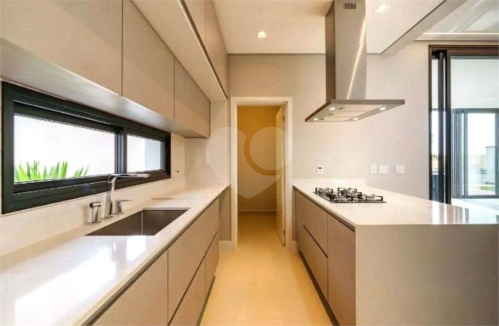 Casa à venda com 3 quartos, sendo 2 suítes,  no condomínio Alphaville Dom Pedro Iii, Campinas - SP
