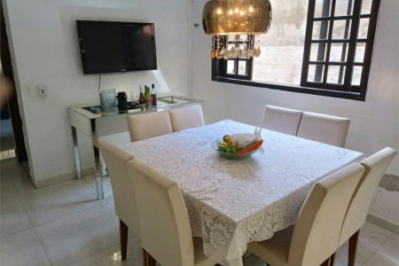 Casa à venda com 3 quartos, sendo 1 suíte, em Butantã, São Paulo, SP