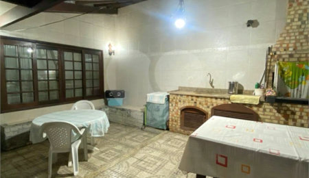 Casa à venda com 3 quartos em Santa Cruz, Rio de Janeiro, RJ