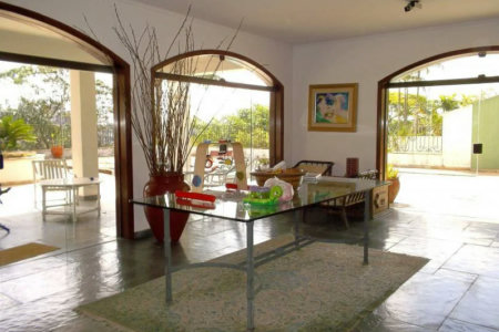 Sobrado à venda com 4 quartos, sendo 2 suítes,  em Jardim Leonor, São Paulo, SP