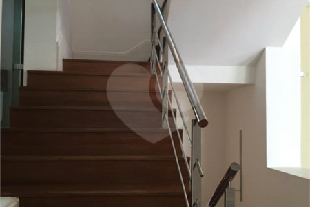 Sobrado à venda ou para alugar com 7 quartos, sendo 4 suítes,  em Cidade Jardim, São Paulo, SP