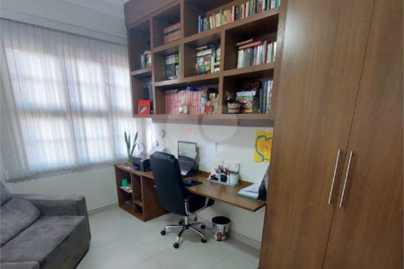Casa à venda com 4 quartos, sendo 2 suítes, no condomínio Vivendas do Lago, Sorocaba - SP