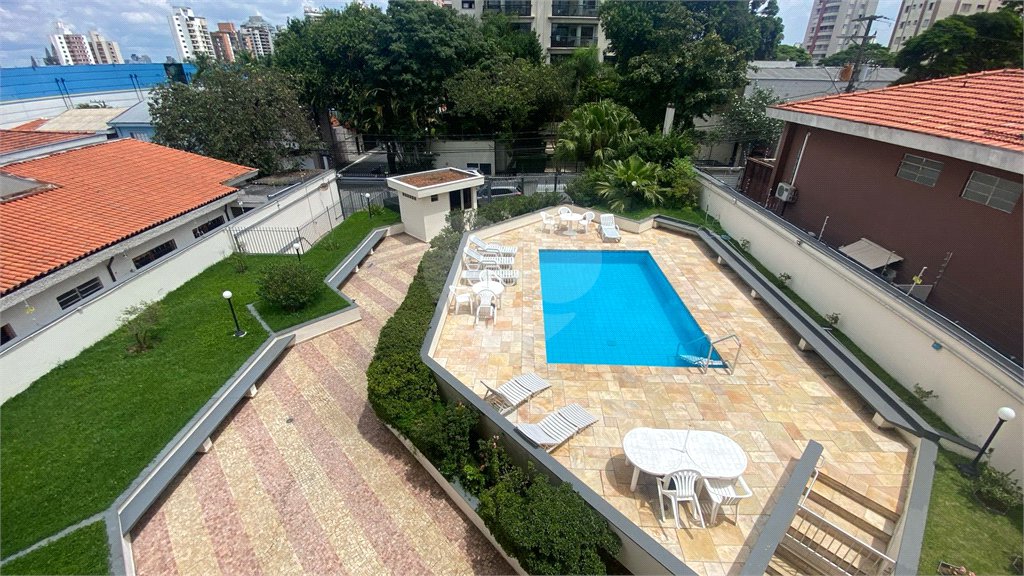 Apartamento à venda com 3 quartos, sendo 1 suíte, em Campo Belo, São Paulo, SP