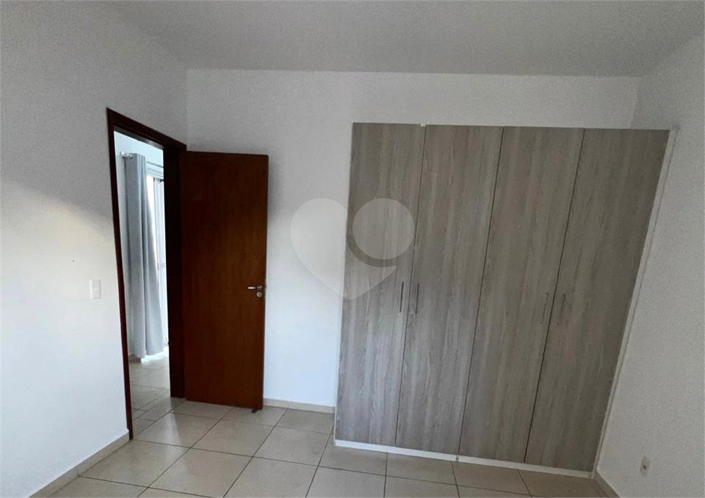 Apartamento à venda com 2 quartos, sendo 1 suíte, em Vila Olímpia, Sorocaba, SP
