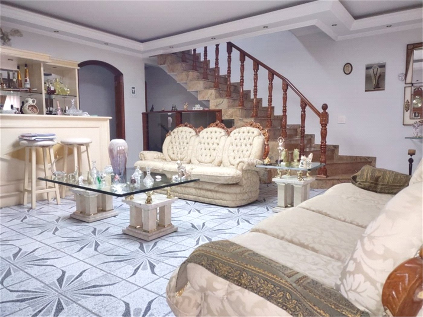 Casa à venda com 3 quartos, sendo 1 suíte, no condomínio Vila Paiva, São Paulo - SP
