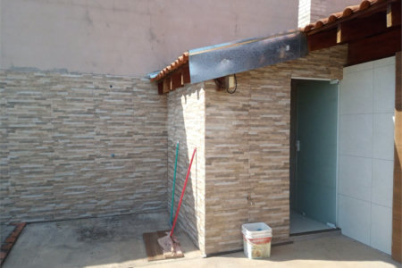 Maravilhosa chácara no Aracê de Santo Antonio recém construída, com uma construção de 230m²