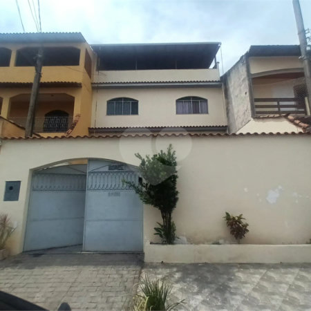 Casa à venda com 2 quartos, sendo 1 suíte, no condomínio Parque Central, Rio de Janeiro - RJ