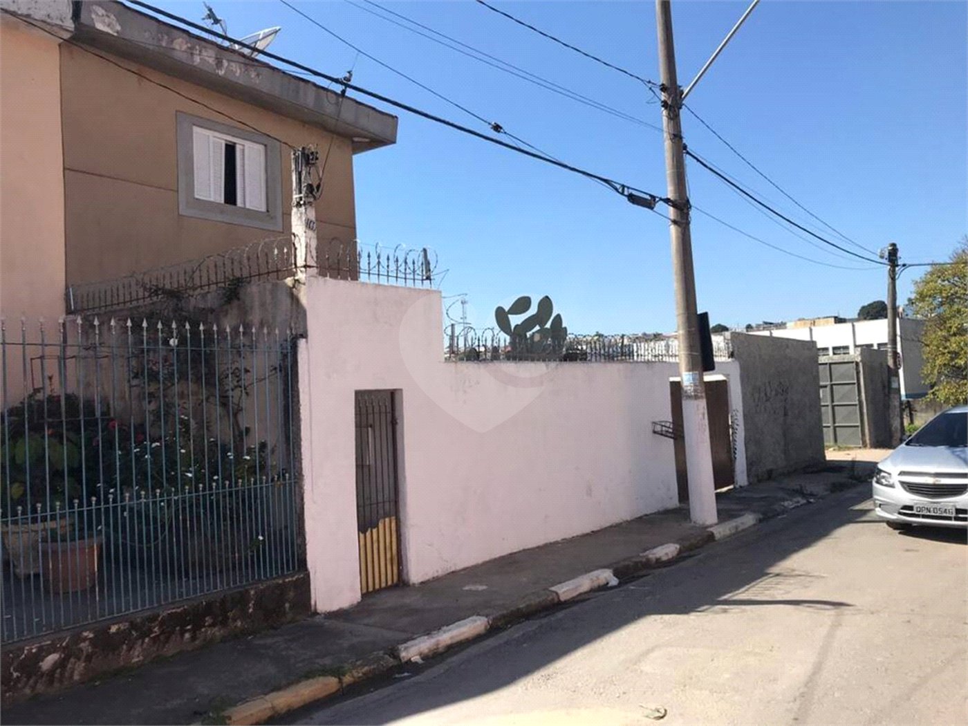 Sobrado à venda com 2 quartos em Vila Perreli, Poá, SP