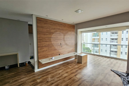 Apartamento à venda com 2 quartos, sendo 1 suíte, em Campo Belo, São Paulo, SP
