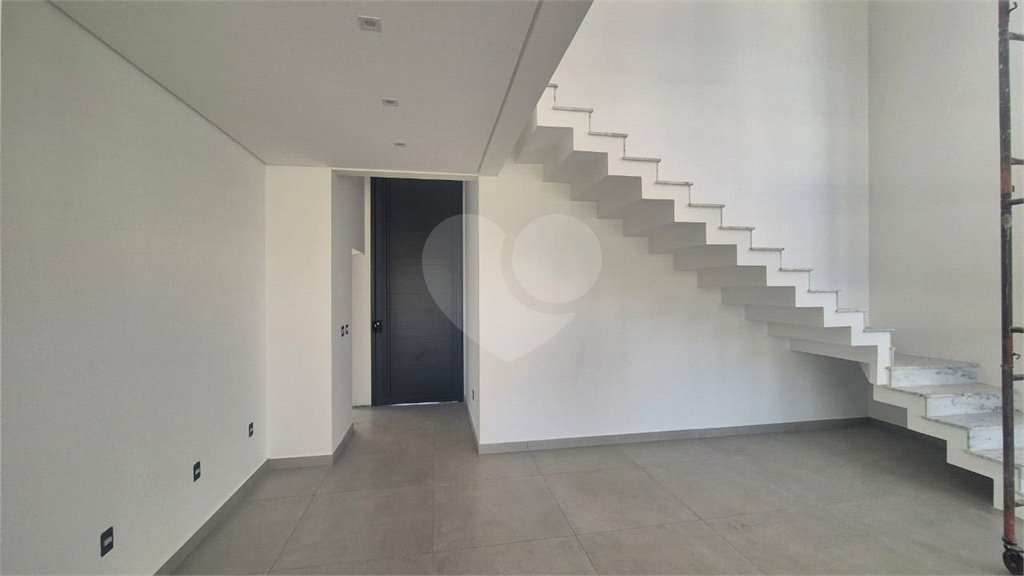 Casa à venda com 3 suítes no condomínio Recanto dos Paturis, Vinhedo - SP