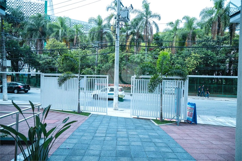 Apartamento à venda com 1 suíte em Vila Nova Conceição, São Paulo, SP