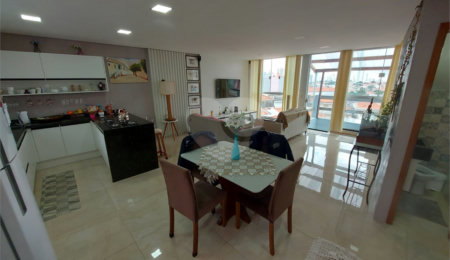 Sobrado à venda com 6 quartos, sendo 2 suítes, em Vila Oratório, São Paulo, SP